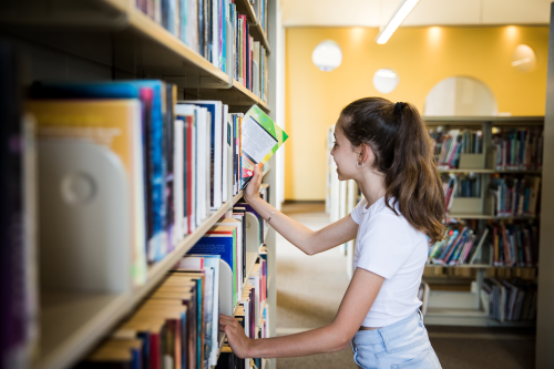 <p>Gratuite, pratique et essentielle, votre nouvelle carte du citoyen vous ouvre les portes vers une foule de services offerts à Candiac.</p>
<p>Que ce soit pour emprunter des livres, accéder aux services de la bibliothèque, ou d'inscrire votre enfant ou vous-mêmes à l'une des activités de loisir qui vous intéressent, votre carte vous permet de profiter pleinement de la ville. </p>
<p>Demandez votre <a href="http://mtl9.locomotive.ca/activites/carte-du-citoyen" target="_blank" rel="noopener">carte du citoyen</a> <span style="letter-spacing: -0.01em;">dès maintenant! </span></p>
<p> </p>
<p> </p>
<p> </p>