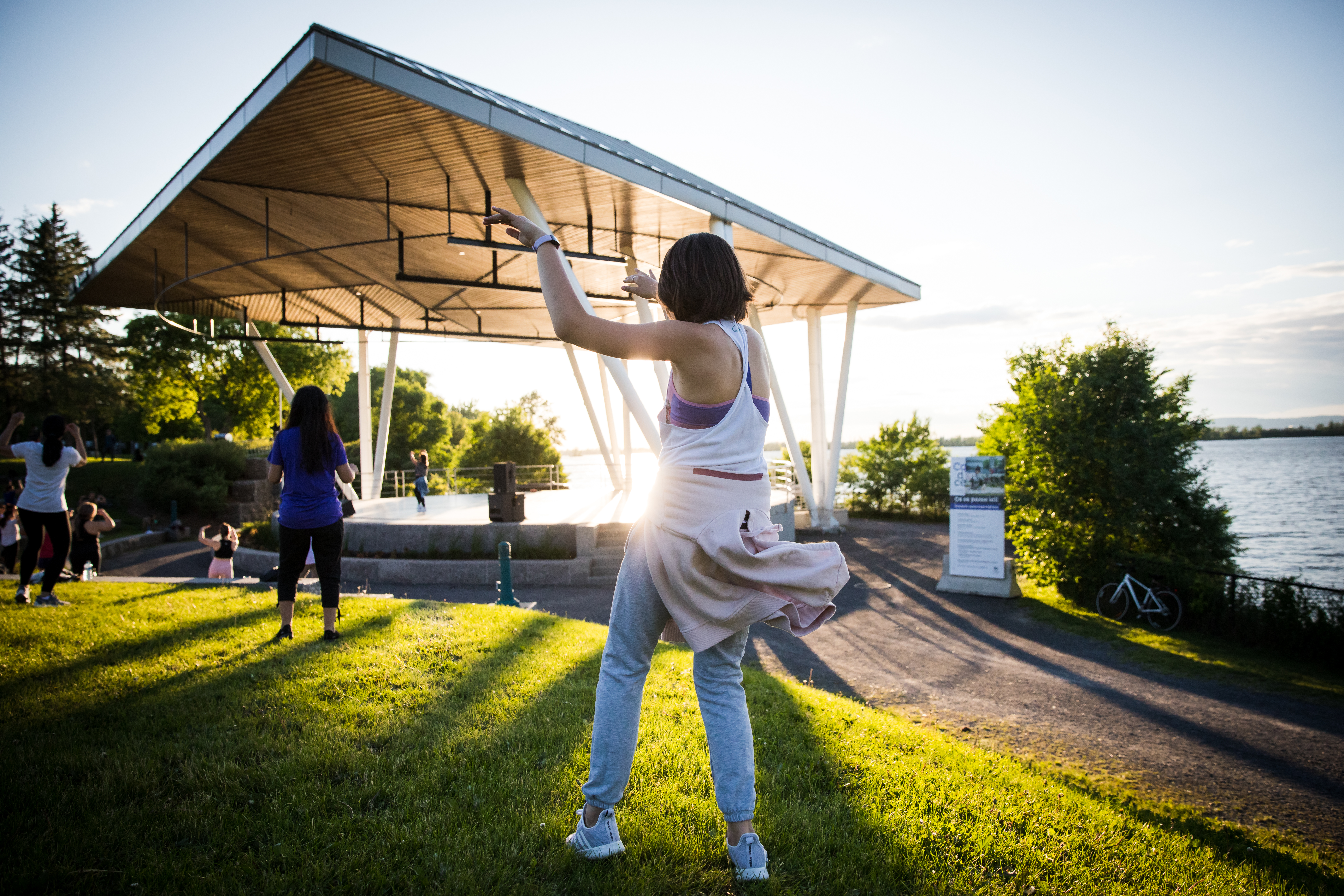 <p>Les nombreux parcs, les espaces verts, les terrains sportifs ainsi que les sites hivernaux font de Candiac un lieu dynamique où il fait bon se promener en toute saison. Découvrez les activités et les événements offerts dans le cadre des programmations saisonnières de loisir à travers la ville. </p>
<ul>
<li style="text-align: left;"><a href="http://mtl9.locomotive.ca/parcs-et-espaces-verts" target="_blank" rel="noopener">Parcs et espaces verts </a></li>
<li style="text-align: left;"><a href="http://mtl9.locomotive.ca/installations-recreatives-1" target="_blank" rel="noopener">Installations récréatives </a></li>
<li style="text-align: left;"><a href="http://mtl9.locomotive.ca/activites-1" target="_blank" rel="noopener">Activités et événements</a></li>
</ul>