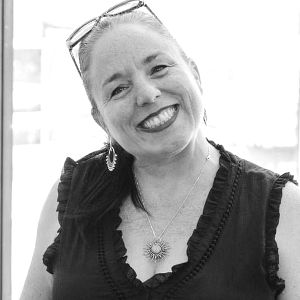 <p>Nancy Létourneau, alias « Pixels », crée avec des encres à l’alcool des œuvres vibrantes inspirées de la nature. Elle explore l’énergie des fleurs, montagnes et champs, mêlant maîtrise et spontanéité. Ses tableaux offrent une expérience sensorielle et poétique, invitant à l’introspection et à l’évasion.</p>
<p>Consultez sa <a href="https://www.instagram.com/studiopixels" target="_blank" rel="noopener">page Instagram</a></p>
<p><img src="http://mtl9.locomotive.ca/uploads/_PHOTOS_SECTIONS/symposium/artistes_2025/NancyLetourneau.jpg" alt="NancyLetourneau.jpg (29 KB)" width="300" height="300" /></p>